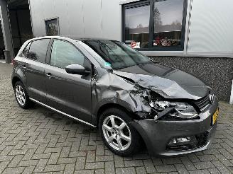 krockskadad bil auto Volkswagen Polo 1.2 TSI 66kw Highline 2015/6