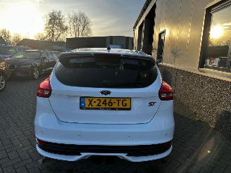 Ford Focus 2.0 ST 270pk picture 20