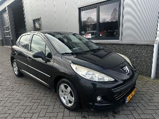 krockskadad bil auto Peugeot 207 1.4 VTi Access 2012/3