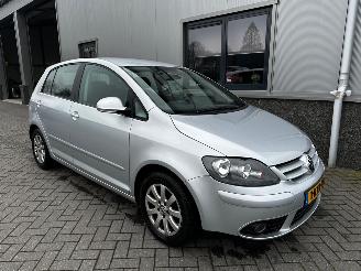 krockskadad bil auto Volkswagen Golf 2.0 FSI Automaat 2005/12