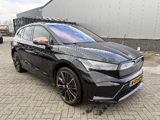 damaged passenger cars Skoda Enyaq 80 Founders Edition Black 2021/12