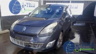 Salvage car Renault Grand-scenic Grand Scenic III (JZ), MPV, 2009 / 2016 2.0 16V CVT 2010/1