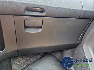 Toyota Yaris Yaris II (P9), Hatchback, 2005 / 2014 1.0 12V VVT-i picture 26