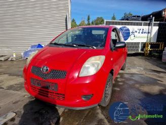 Vrakbiler auto Toyota Yaris Yaris II (P9), Hatchback, 2005 / 2014 1.3 16V VVT-i 2007/6