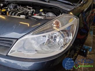 krockskadad bil auto Renault Clio Clio III (BR/CR), Hatchback, 2005 / 2014 1.2 16V 75 2008/4