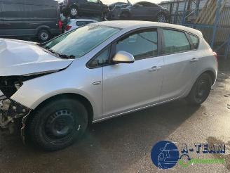 Opel Astra Astra J (PC6/PD6/PE6/PF6), Hatchback 5-drs, 2009 / 2015 1.4 Turbo 16V picture 5