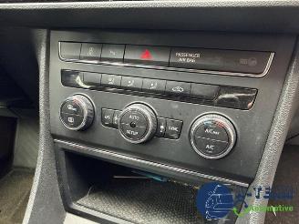 Seat Leon Leon (5FB), Hatchback 5-drs, 2012 / 2020 1.6 TDI Ecomotive 16V picture 20