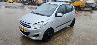 uszkodzony samochody osobowe Hyundai I-10  2013/1