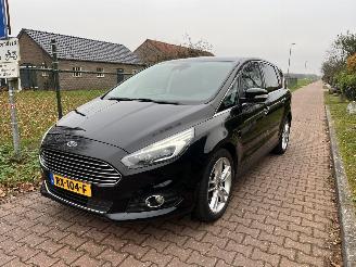 Coche accidentado Ford S-Max 2.0 TDCI VIGNALE 7 zit 2017/9