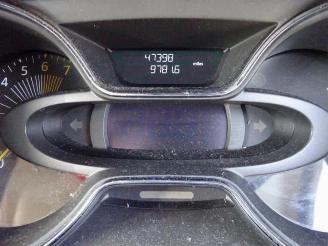 Renault Captur  picture 11