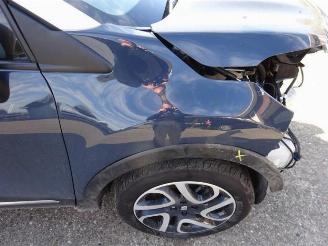 Renault Captur  picture 9