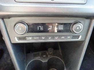 Volkswagen Polo Polo V (6R), Hatchback, 2009 / 2017 1.4 TDI 12V 90 picture 16