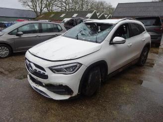 disassembly passenger cars Mercedes GLA GLA (H247), SUV, 2020 1.3 200 Turbo 16V 2021/1