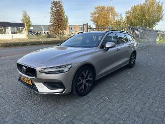 Volvo V-60 2.0 B3 Essential Edition picture 1