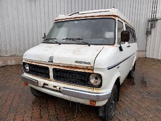 krockskadad bil auto Ford Coupé Bedford CF II Bestelw. 2.3 97 G 70 OE 1982/4