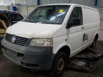 Uttjänta bilar auto Volkswagen Multivan Multivan T5 (7E/7HC/7HF/7HM) MPV 1.9 TDi (AXB) [77kW]  (04-2003/11-200=
9) 2005/1