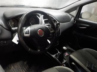 Fiat Punto Punto Evo (199) Hatchback 1.3 JTD Multijet 85 16V (199.B.4000(Euro 5))=
 [62kW]  (10-2009/02-2012) picture 5