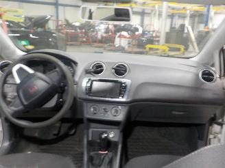 Seat Ibiza Ibiza ST (6J8) Combi 1.2 12V (CGPA) [51kW]  (05-2010/05-2015) picture 5