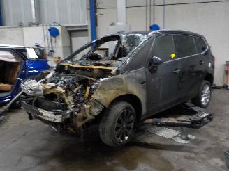 Uttjänta bilar auto Opel Zafira Zafira Tourer (P12) MPV 2.0 CDTI 16V 165 Ecotec (A20DTH(Euro 5)) [121k=
W]  (10-2011/10-2014) 2012/5