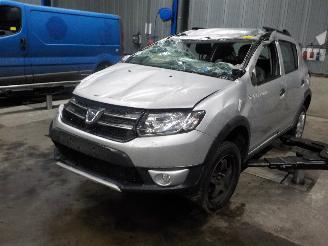 Sloopauto Dacia Sandero Sandero II Hatchback 0.9 TCE 12V (H4B-400(H4B-A4)) [66kW]  (10-2012/..=
=2E) 2013/6