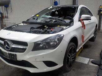 demontáž osobní automobily Mercedes Cla-klasse CLA (117.3) Sedan 1.6 CLA-180 16V (M270.910) [90kW]  (01-2013/03-2019)= 2014