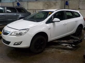 demontáž osobní automobily Opel Astra Astra J Sports Tourer (PD8/PE8/PF8) Combi 1.4 16V ecoFLEX (A14XER(Euro=
 5)) [74kW]  (10-2010/10-2015) 2012