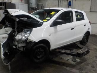 Salvage car Mitsubishi Space-star Space Star (A0) Hatchback 1.0 12V (3A90(Euro 5)) [52kW]  (05-2012/...)= 2013