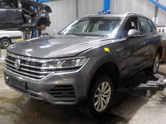 demontáž osobní automobily Volkswagen Touareg Touareg SUV 3.0 TDI 231 V6 24V (DEND) [170kW]  (12-2021/...) 2018