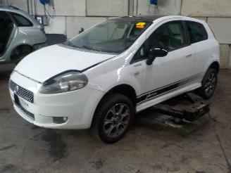 demontáž osobní automobily Fiat Punto Grande Punto (199) Hatchback 1.4 T-Jet 16V (198.A.4000(Euro 4)) [88kW]=
  (09-2007/...) 2010/6