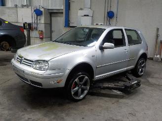 demontáž osobní automobily Volkswagen Golf Golf IV (1J1) Hatchback 2.3 V5 GTI 20V (AQN) [125kW]  (10-2000/06-2005=
) 2002