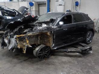 Uttjänta bilar auto Audi S3 S3 Sportback (8VA/8VF) Hatchback 5-drs 2.0 T FSI 16V (CJXC) [221kW]  (=
11-2012/10-2020) 2014/1