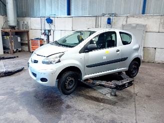 demontáž osobní automobily Toyota Aygo Aygo (B10) Hatchback 1.0 12V VVT-i (1KR-FE) [50kW]  (07-2005/05-2014) 2009