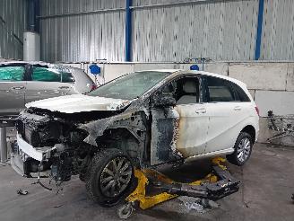 Uttjänta bilar auto Mercedes B-klasse B (W246) Hatchback 1.6 B-180 BlueEFFICIENCY Turbo 16V (M270.910) [90kW=
]  (11-2011/12-2018) 2014/0