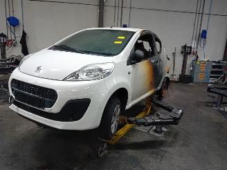 demontáž osobní automobily Peugeot 107 107 Hatchback 1.0 12V (384F(1KR)) [50kW]  (06-2005/05-2014) 2013