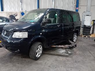 Uttjänta bilar auto Volkswagen Multivan Multivan T5 (7E/7HC/7HF/7HM) MPV 2.5 TDi (BNZ) [96kW]  (04-2003/11-200=
9) 2007/0