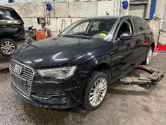 Auto da rottamare Audi A3 A3 Sportback (8VA/8VF) Hatchback 5-drs 1.4 TFSI 16V e-tron (CUKB(Euro =
6)) [110kW]  (05-2014/10-2020) 2015