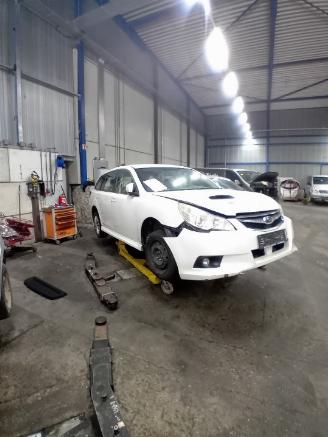 Uttjänta bilar auto Subaru Legacy Legacy Wagon (BR) Combi 2.0 D 16V (EJ20Z) [110kW]  (09-2009/...) 2011