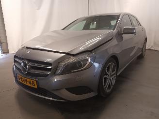 Auto incidentate Mercedes A-klasse A (W176) Hatchback 1.6 A-180 16V (M270.910) [90kW]  (09-2012/05-2018) 2013/7