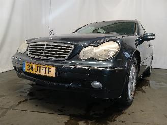 krockskadad bil auto Mercedes C-klasse C Combi (S203) Combi 1.8 C-180K 16V (M271.946) [105kW]  (05-2002/08-20=
07) 2002/8