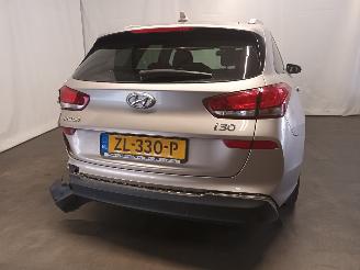 Hyundai I-30 i30 Wagon (PDEF5) Combi 1.0 T-GDI 12V (G3LC) [88kW]  (03-2017/...) picture 8