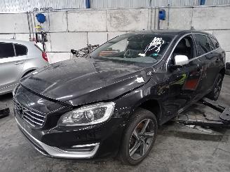 Vrakbiler auto Volvo V-60 V60 I (FW/GW) Combi 2.4 D6 20V Plug-in Hybrid AWD (D82PHEV) [206kW]  (=
06-2012/12-2015) 2013/8
