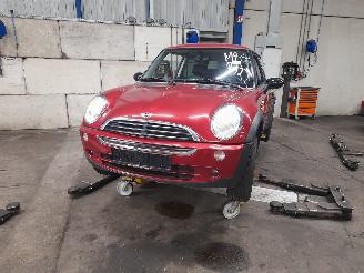 Vrakbiler auto Mini Mini Mini One/Cooper (R50) Hatchback 1.6 16V One (W10-B16A) [66kW]  (06-200=
1/03-2007) 2006