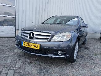 krockskadad bil auto Mercedes C-klasse C Estate (S204) Combi 2.2 C-200 CDI 16V BlueEFFICIENCY (OM651.913) [10=
0kW]  (04-2010/...) 2010/5