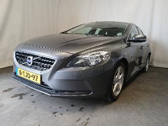 Damaged car Volvo V-40 V40 (MV) Hatchback 5-drs 1.6 D2 (D4162T) [84kW]  (03-2012/12-2016) 2013/12