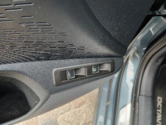 Skoda Octavia Octavia Combi (NXAC) Combi 5-drs iV 1.4 TSI RS 16V (DGEA) [180kW]  (06=
-2020/...) picture 16