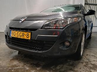 Auto incidentate Renault Mégane Megane III Grandtour (KZ) Combi 5-drs 1.4 16V TCe 130 (H4J-700(H4J-A7)=
) [96kW]  (05-2009/02-2016) 2011/9