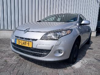 Auto incidentate Renault Mégane Megane III Berline (BZ) Hatchback 5-drs 1.4 16V TCe 130 (H4J-700(H4J-A=
7)) [96kW]  (04-2009/02-2016) 2010/4