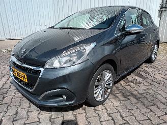 occasione autovettura Peugeot 208 208 I (CA/CC/CK/CL) Hatchback 1.6 Blue HDi 100 (DV6FD(BHY)) [73kW]  (0=
1-2015/12-2019) 2015/10