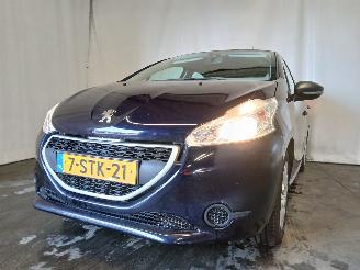 Damaged car Peugeot 208 208 I (CA/CC/CK/CL) Hatchback 1.0 Vti 12V PureTech (EB0(ZMZ)) [50kW]  =
(03-2012/12-2019) 2013/12