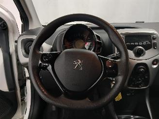 Peugeot 108 108 Hatchback 1.0 12V (1KRFE(CFB)) [51kW]  (05-2014/...) picture 20